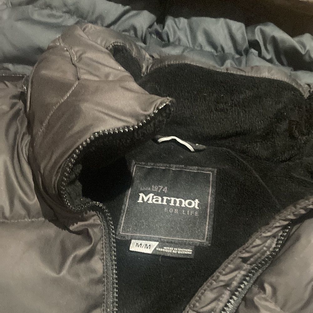 Marmot Women’s Puffer Coat Size Medium Duck Down Coat- Read description. - Picture 2 of 7